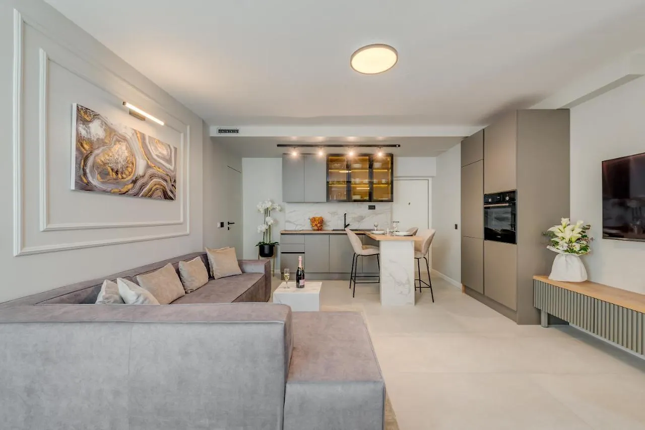 Beachfront Apartment Split Хорватия