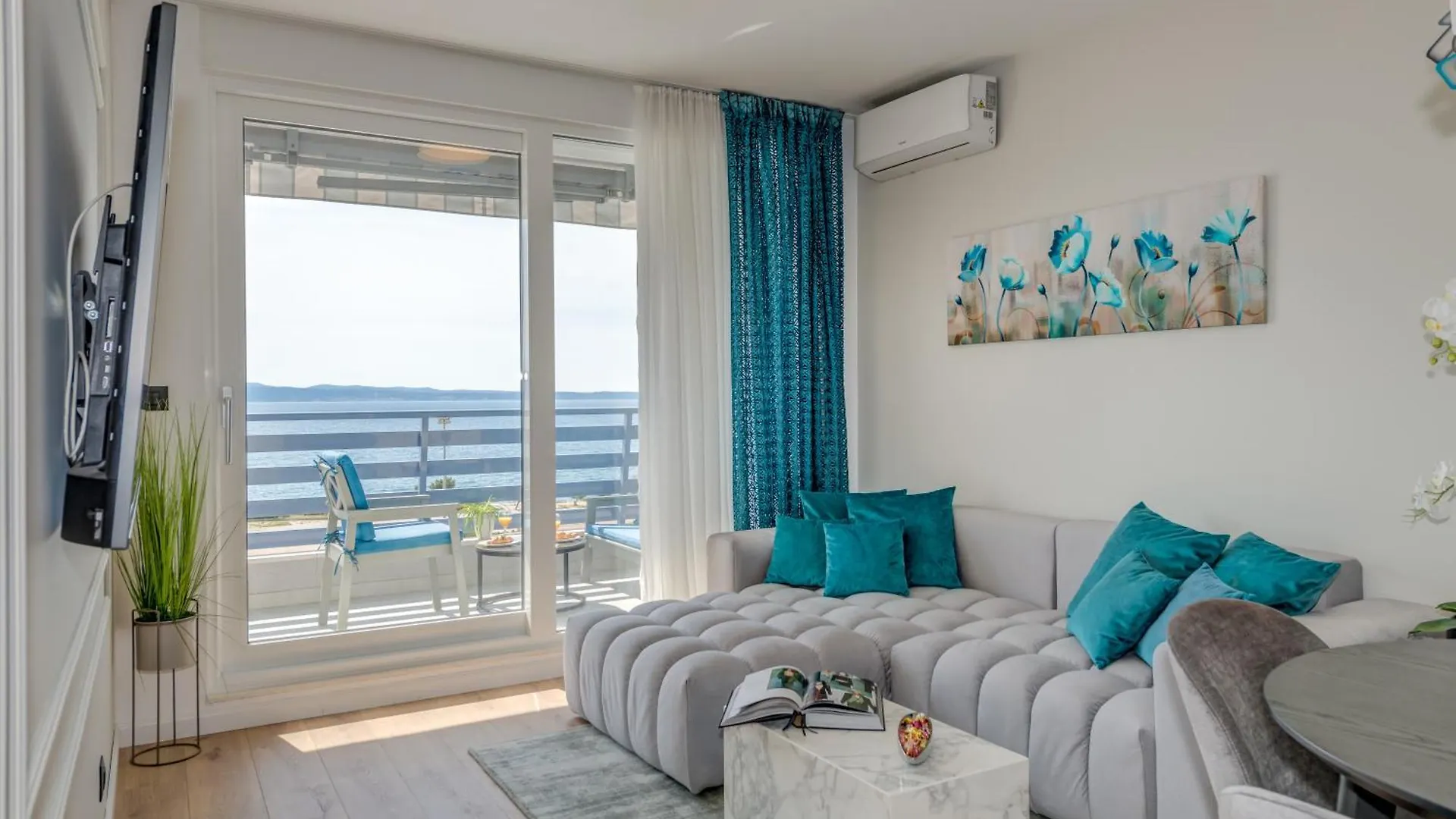 Beachfront Apartment Split